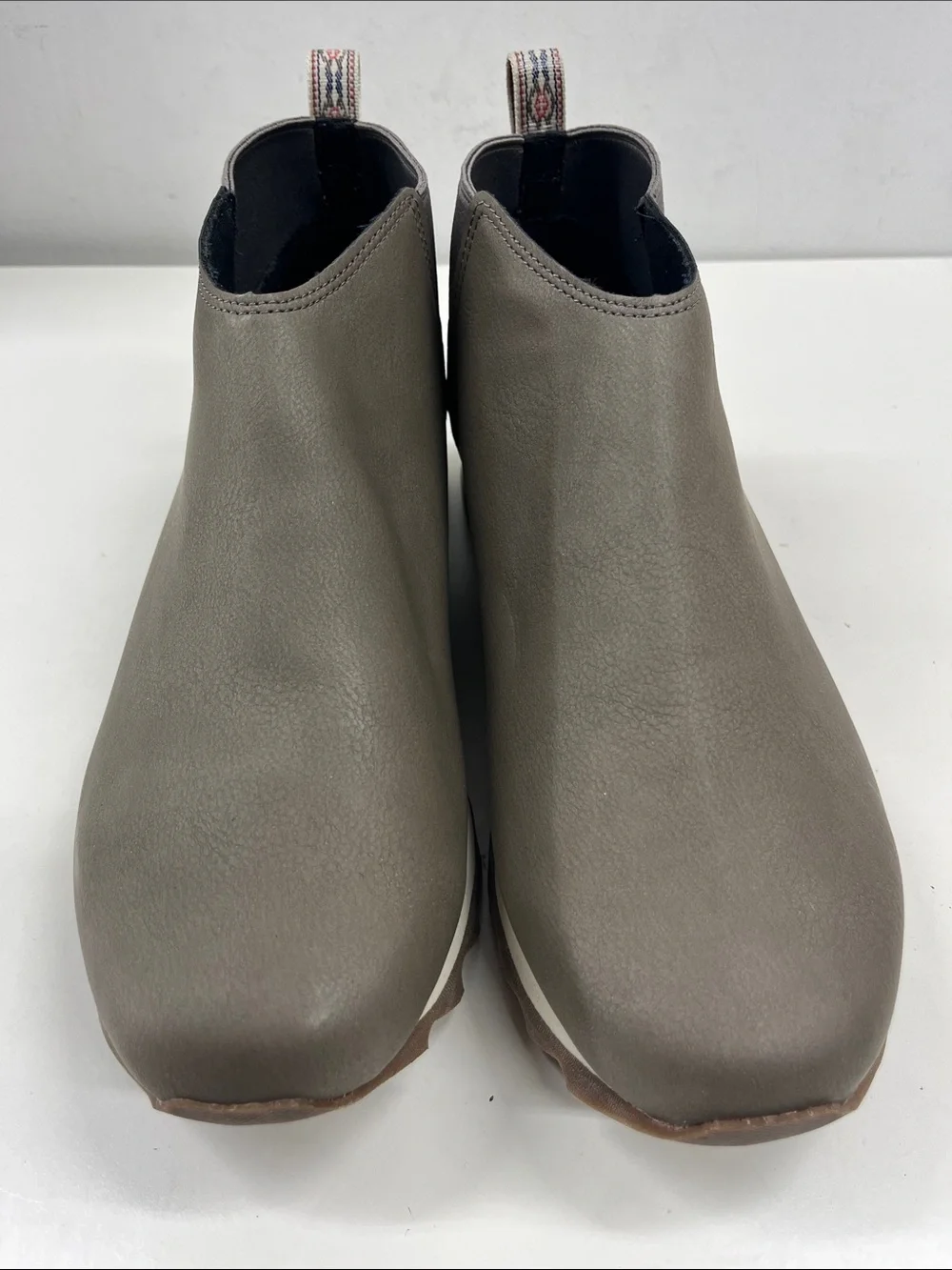 New Merrell Women's Alpine Chelsea Boots in Grey Vegan Leather Size 11
